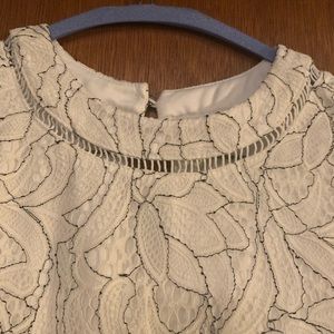 Ultra pink size M sleeveless blouse